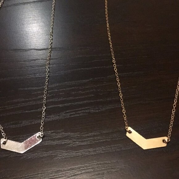 Boho necklace jewelry Small V letter Charm - Picture 6 of 7